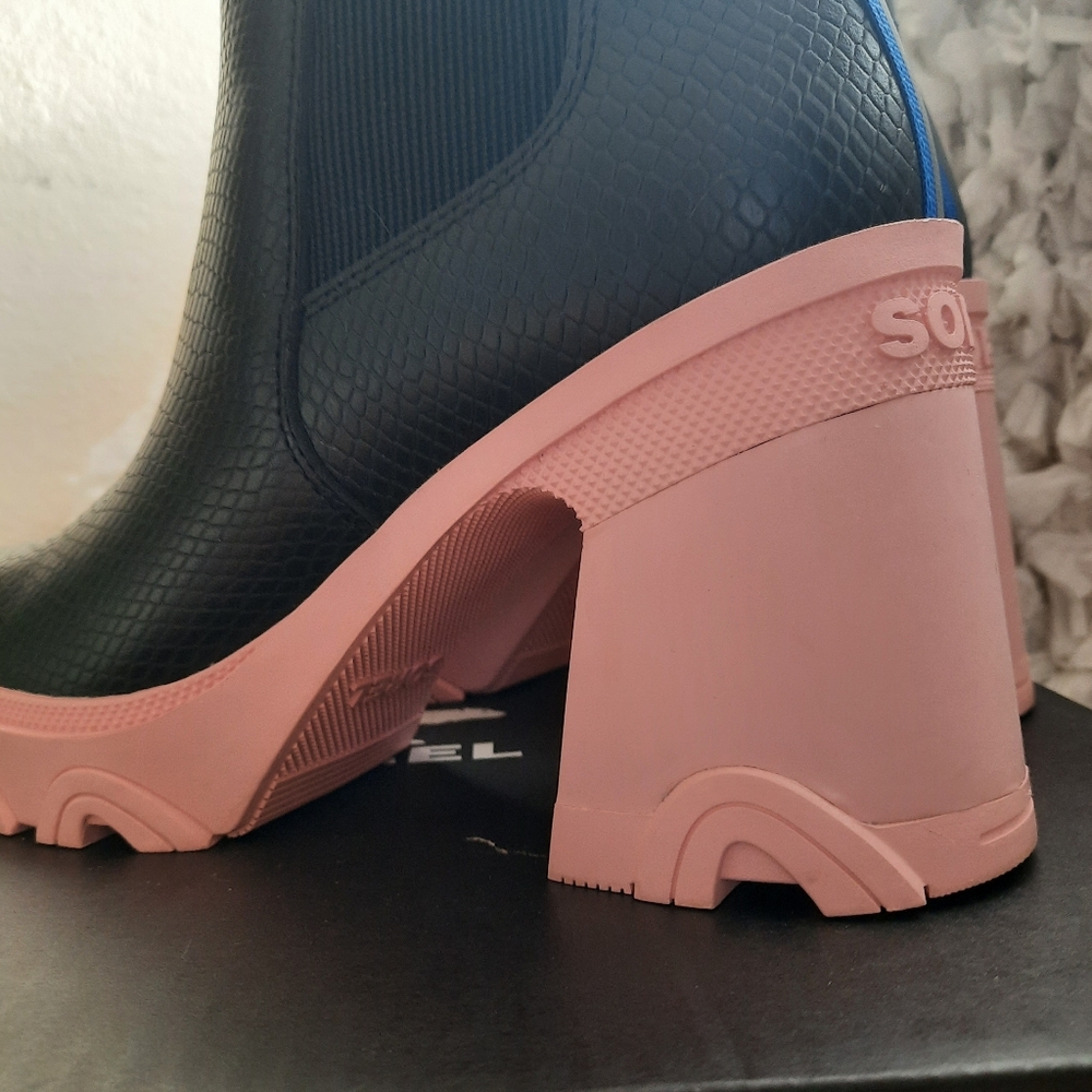 Sorel Women's Brex Heel Chelsea Boots Gentle Used In Box 8.5 Vintage Pink Black - Picture 5 of 16